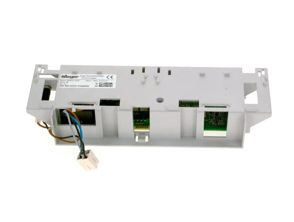 Weißes Gehäuse mit mehreren Steckplätzen und elektronischen Komponenten. Anpassungen für Bosch-Systeme erkennbar.